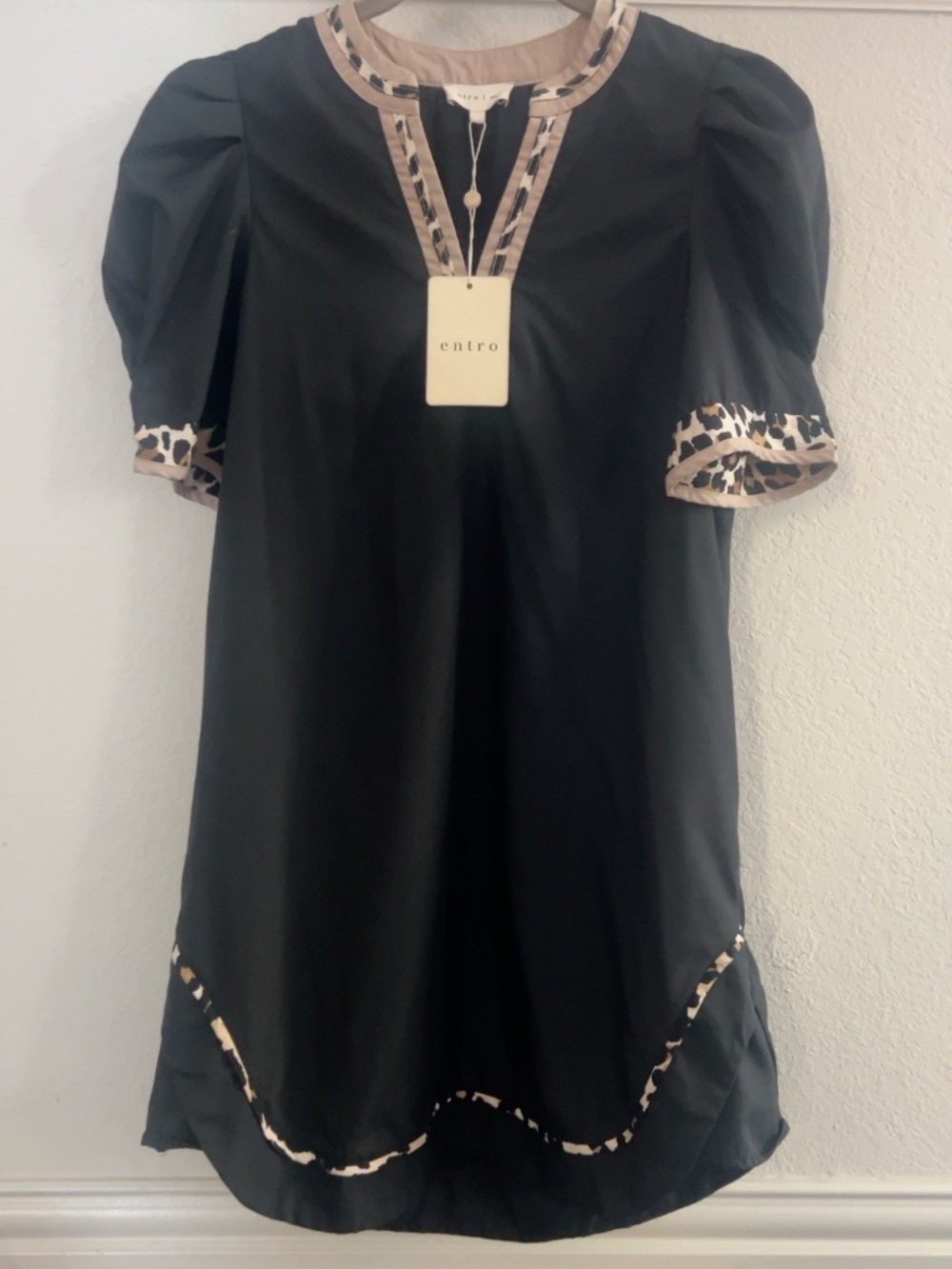 Entro NWT Black Leopard Trim Puff Sleeve Mini Dress